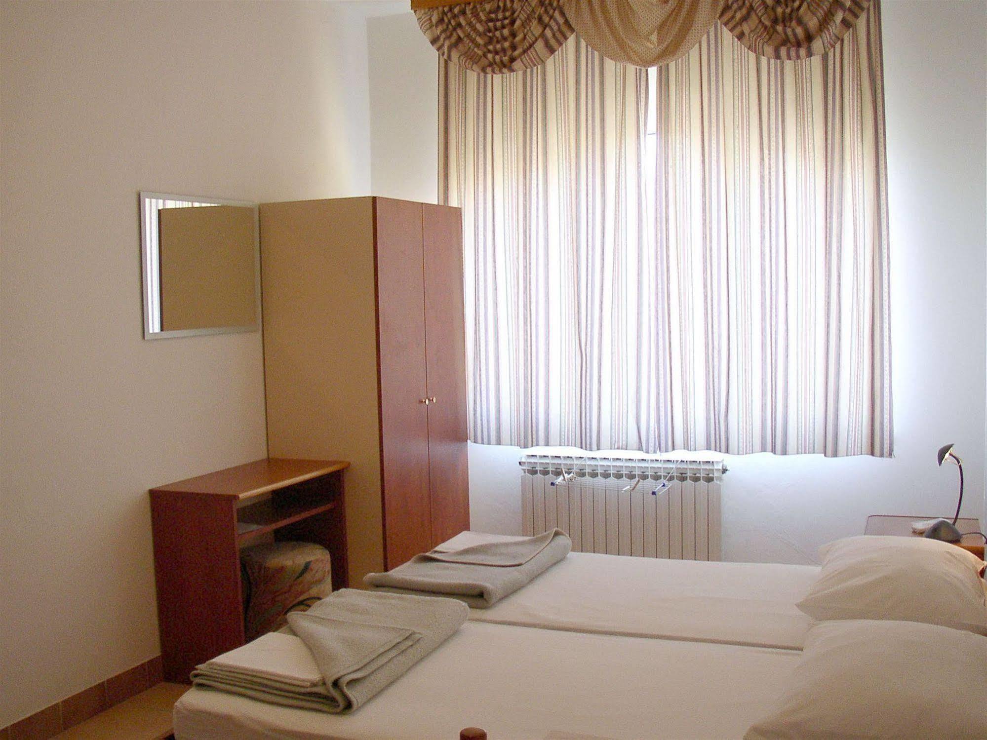 Hotel Vila 4M Ražanac Exteriér fotografie